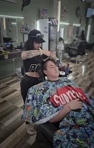 Barbería Estilo Dali